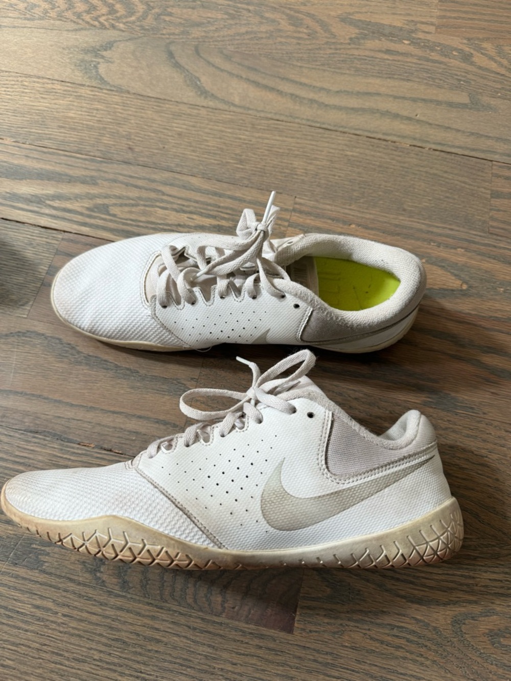 Nike Sideline IV Women's Cheerleading Shoe - size 8.5